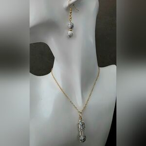 White Howlite Necklace And Earrings Set